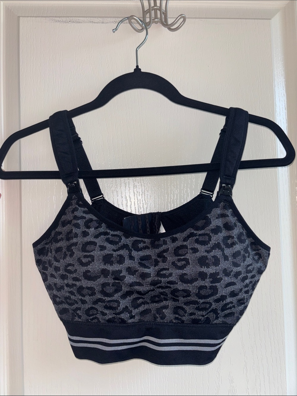 Momcozy Leopard Print Nursing & Pumping Bra Size XL Gray Black